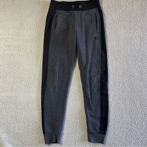 Akademiks Men's Gray and Black Jogger Pants size M